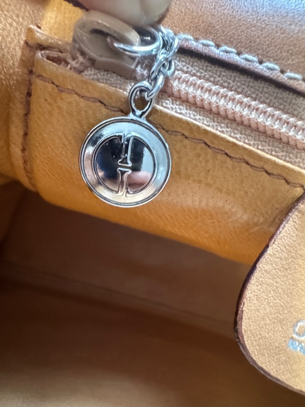 Vintage Gucci bag - Picture 10 of 14
